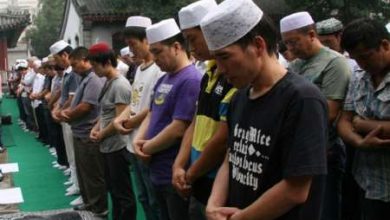 تصویر در مسلمانان چینی مجبور به خواندن شعارهای کمونیستی در اعیاد اسلامی شدند