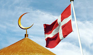 تصویر در کشور دانمارک با اسلام در جنگ است