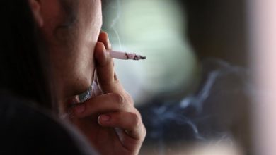 تصویر در پژوهشگران دانشگاه «استنفورد» کالیفرنیا: جوانان سیگاری ۷ برابر دیگران کرونایی می‌شوند
