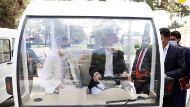 تصویر در رونمایی از نخستین خودروی افغانستانی
