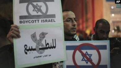 تصویر در مخالفت افکار عمومی دنیای عرب با عادی سازی مناسبات اعراب و اسراییل
