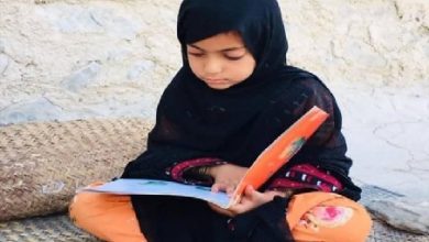 تصویر در اجرای طرح “کوله کتاب” در روستاهای مرزی بلوچستان