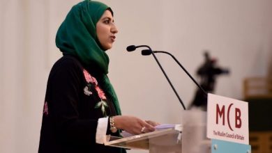 تصویر در انتخاب نخستین زن مسلمان به ریاست شورای اسلامی انگلیس !
