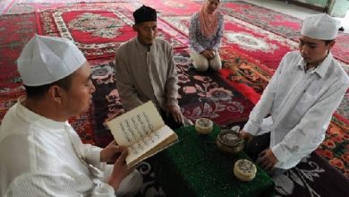 تصویر در مسلمانان اویغور به خاطر یاد دادن احکام شرعی به دیگران به زندان می‌افتند