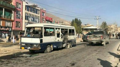 تصویر در پانزده کشته و زخمی در انفجار اتوبوس کارکنان دولت افغانستان