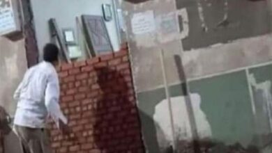 تصویر در زن مصری در ورودی یک مسجد را بست!