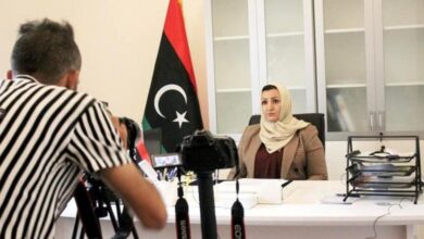 تصویر در ثبت نام یک زن در انتخابات ریاست جمهوری لیبی