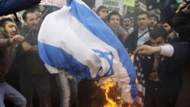 تصویر در آتش زدن پرچم اسرائیل در استانبول (ویدئو)
