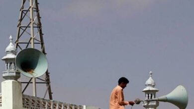 تصویر در هندوها پخش صدای اذان از مساجد را در ماه رمضان متوقف می کنند