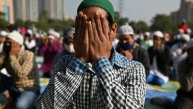 تصویر در تعقیب مسلمانان هند به جرم اقامه نماز !