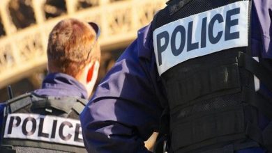 تصویر در بازداشت دانش‌آموز فرانسوی به دلیل دفاع از پیامبر(ص)