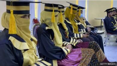 تصویر در واکنش های جهانی به تصمیم طالبان برای منع تحصیل دانشجویان زن