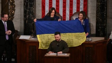 تصویر در سفر زلنسکی به واشنگتن و بغرنج‌تر شدن منازعه‌ی اوکراین