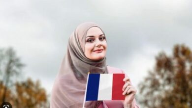 تصویر در واکنش راست‌گرایان افراطی فرانسوی به تبلیغی با تصویر زنان محجبه