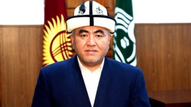 تصویر در مفتی اعظم قرقیزستان: کلام خدا با سوزاندن از بین نمی‌رود