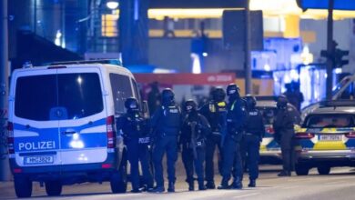 تصویر در انتقاد شدید از پلیس آلمان به دلیل جدا کردن یک کودک مسلمان از خانواده اش