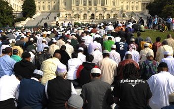تصویر در سالانه حدود ۱۵ هزار آمریکایی مسلمان می‌شوند