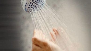 تصویر در حکم شخصی که هنگام غسل مضمضه کردن را فراموش می‌کند