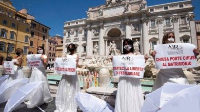 تصویر در تظاهرات اعتراضی عروس‌ها در رم