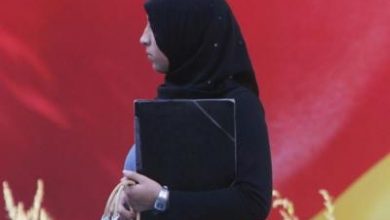 تصویر در حکم دادگاه فدرال برای لغو ممنوعیت حجاب معلمان مسلمان در برلین