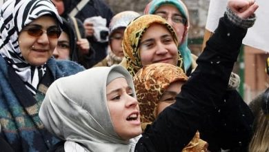 تصویر در اخراج مدیر و معلم ترکیه‌ای به دلیل مخالفت با حجاب دانش‌آموزان