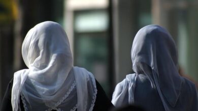 تصویر در تاثیر منفی ممنوعیت حجاب بر آموزش دختران مسلمان در هند