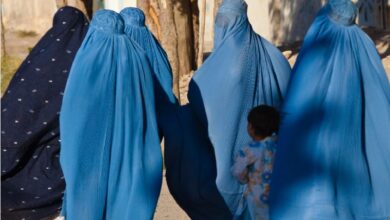 تصویر در فرمان رهبر طالبان: همه زنان باید برقع بپوشند