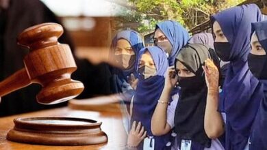 تصویر در ممنوعیت حجاب در هند به ترک تحصیل ۱۷۰۰۰ دانش‌آموز منجر شد